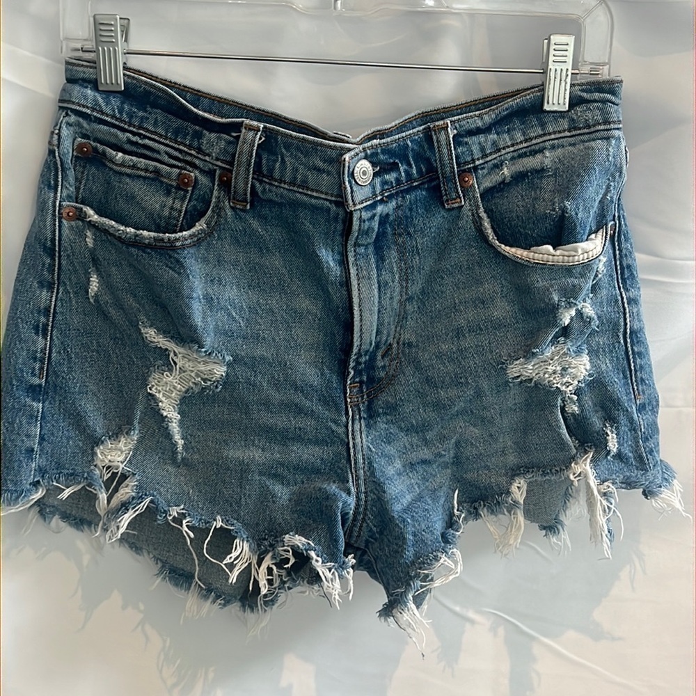 Abercombie & Fitch Distressed Mid Rise Mom Short - Picture 1 of 4